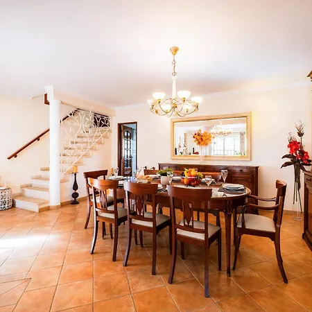 Villa For Ten People With Garden * Αλμπουφέιρα
